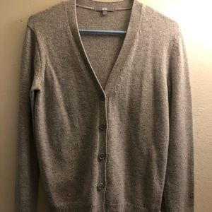 Uniqlo grey cardigan